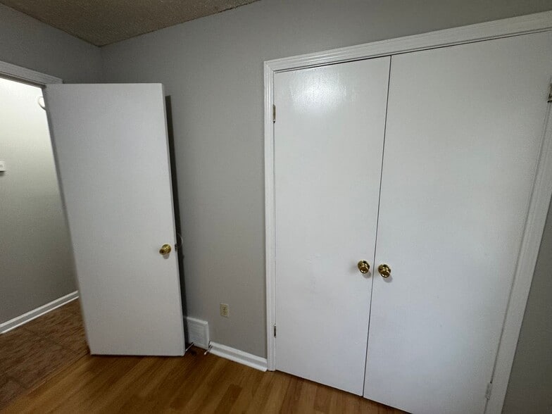 Building Photo - 5493 Adams Cir