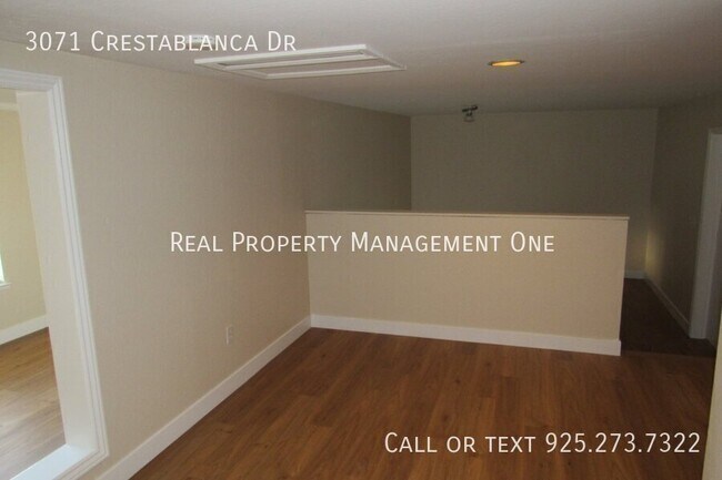 Building Photo - 3071 Crestablanca Dr