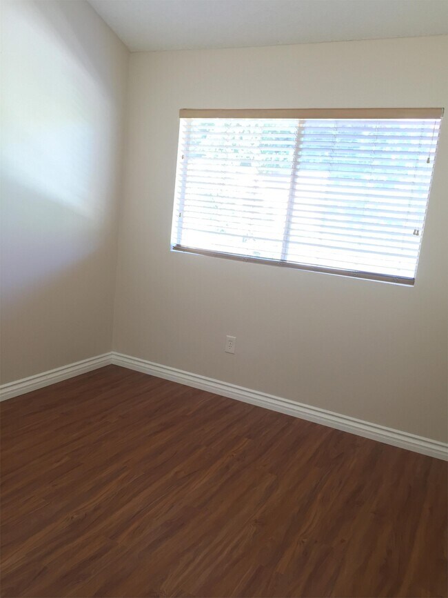 Building Photo - 1631 Avenida Selva