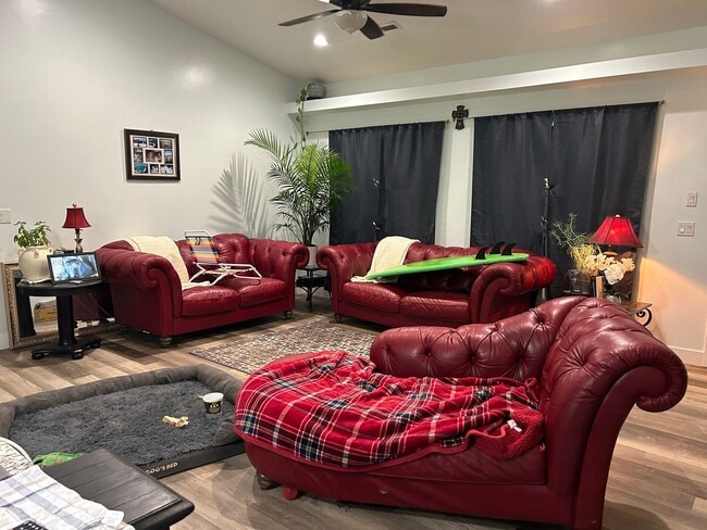 Building Photo - Newer Custom home on 1/2 Acre! Pets Okay!