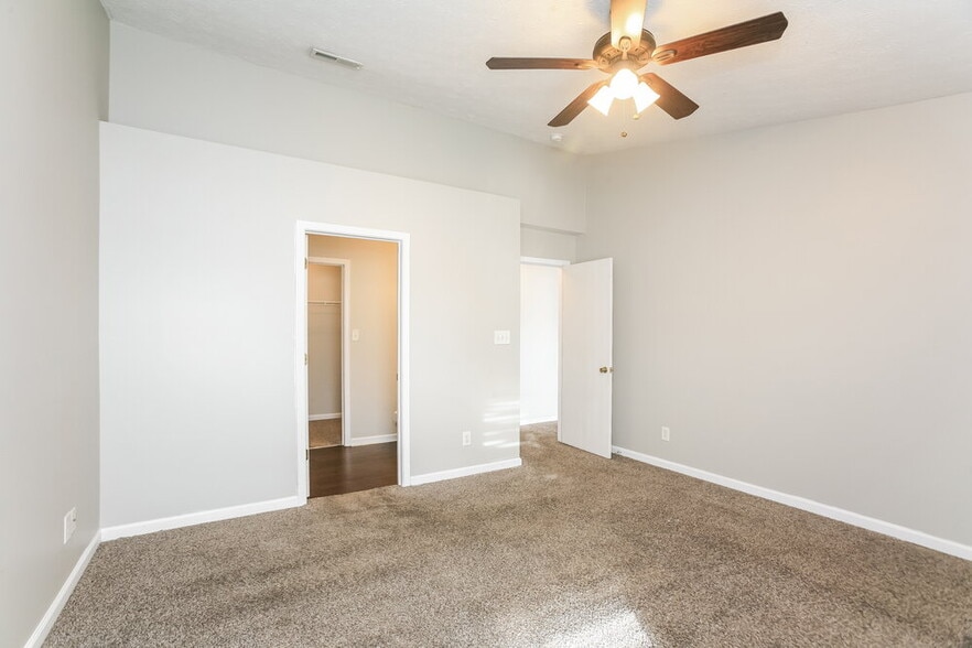 Building Photo - 1083 Pine Ridge Way