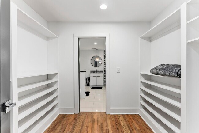 Building Photo - 2874 Grand Ave SW