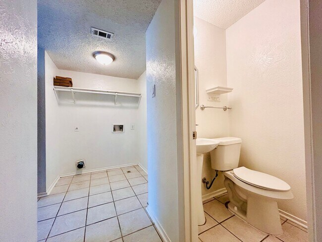 Building Photo - 8800 Clearbrook Trail
