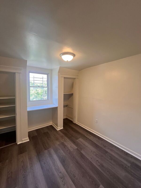 Building Photo - 107 E 33rd St