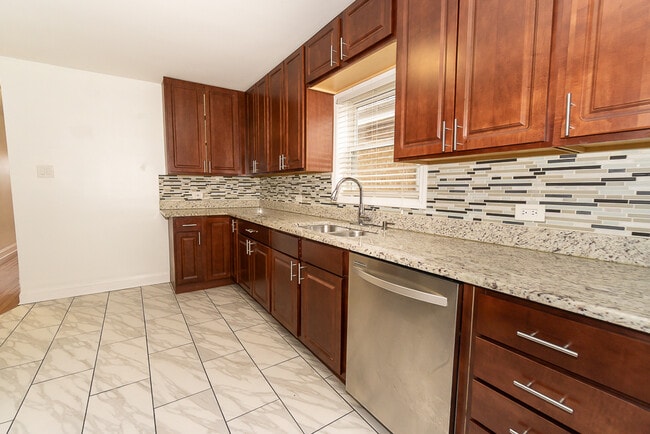 Building Photo - 4600 Warsaw Ave