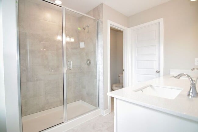 Building Photo - Beautiful Zionsville Townhome - *Special Offer!