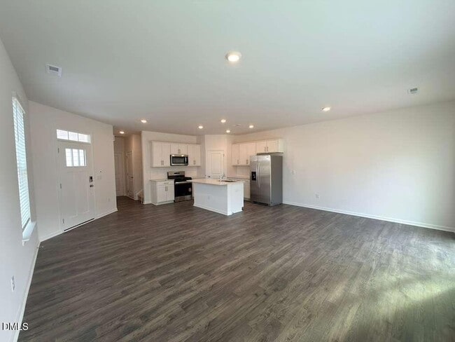 Building Photo - 1930 Hinesley Dr