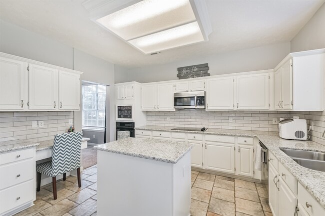 Building Photo - 20422 Maple Meadows Ct