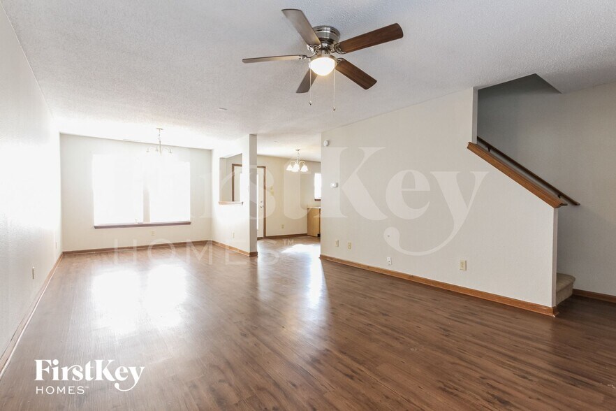 Building Photo - 301 Sunbeam Ln