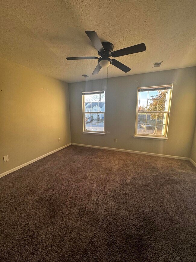 Building Photo - 230 Mousas Way