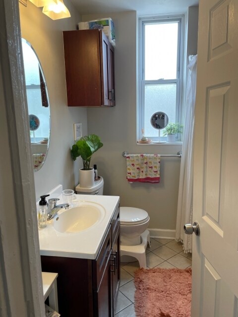 Building Photo - 1746 W Beach Ave