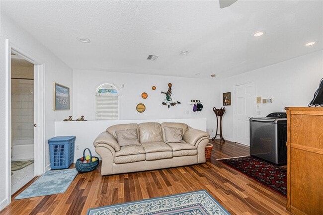 Building Photo - 202 George Rd SE