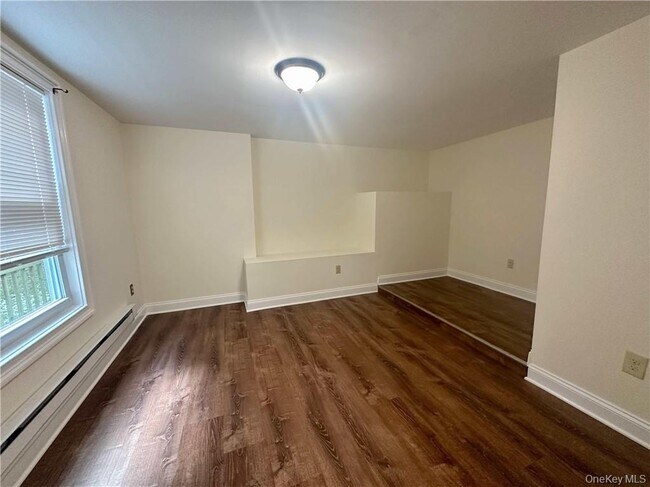 Building Photo - 570 NY-52