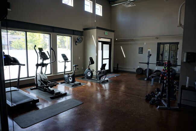 Building Photo - Charming Studio for Rent: Enjoy the Added ...