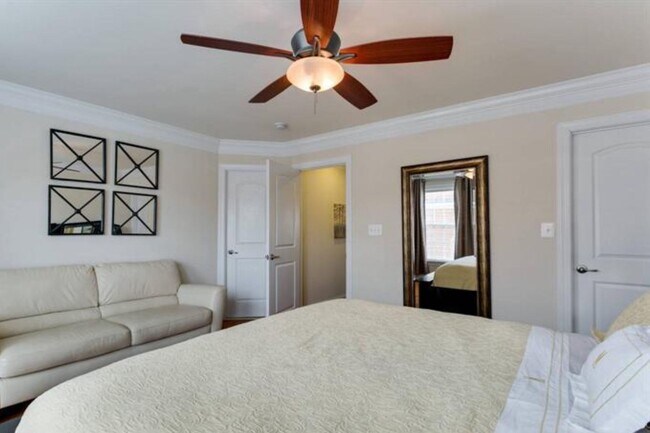 Building Photo - 2149 Red Vine Dr