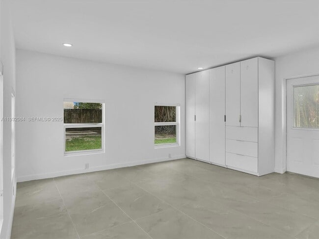 Building Photo - 107 Central Ave