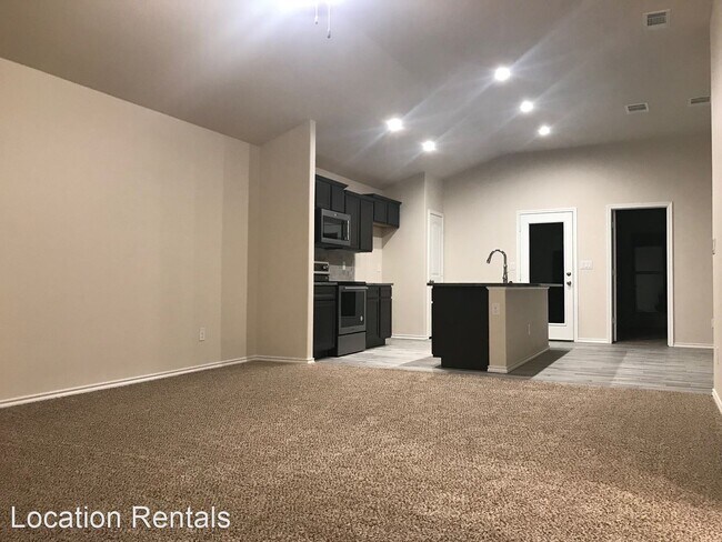 Building Photo - 3 br, 2 bath House - 10005 Wausau Ave