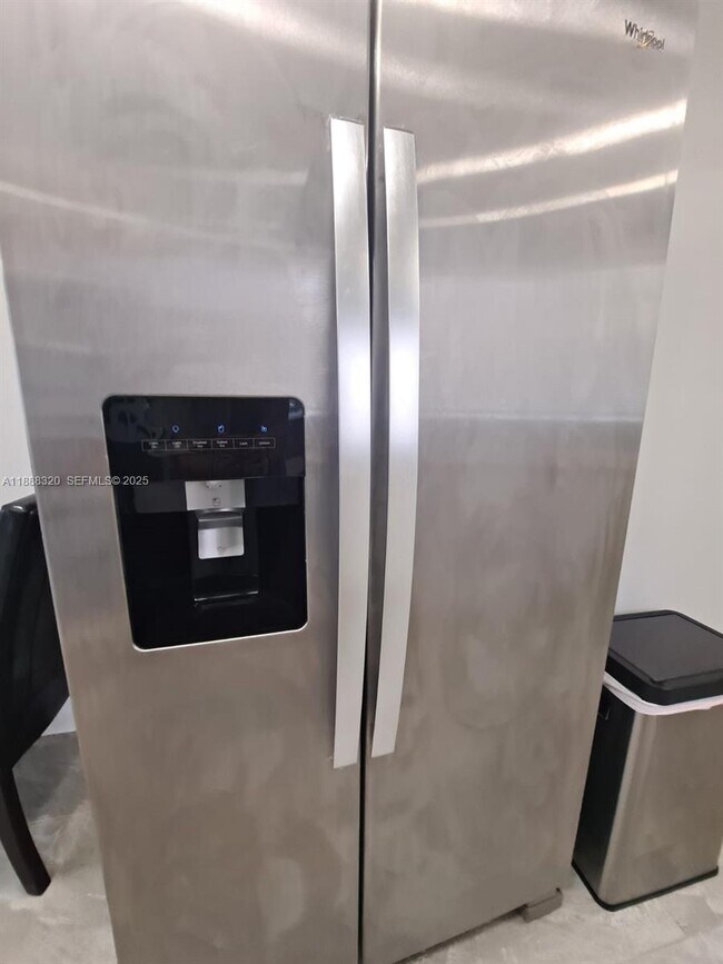 Building Photo - 2242 Polk St