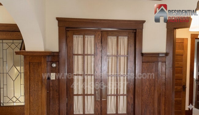 Building Photo - 3002 N Frederick Ave