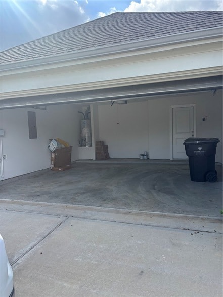 Building Photo - 19192 Cedar Lennox Cir