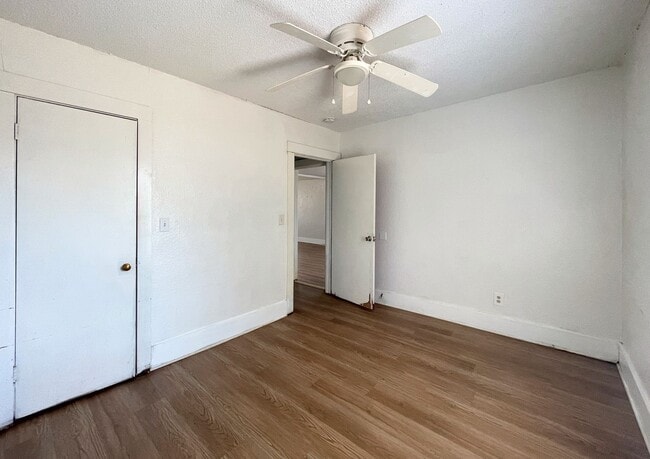 Building Photo - 2-Bedroom Bungalow