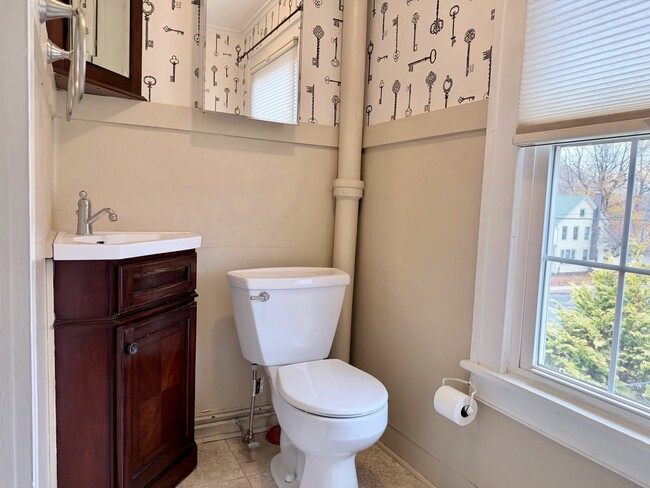 Building Photo - 29 Freestone Ave