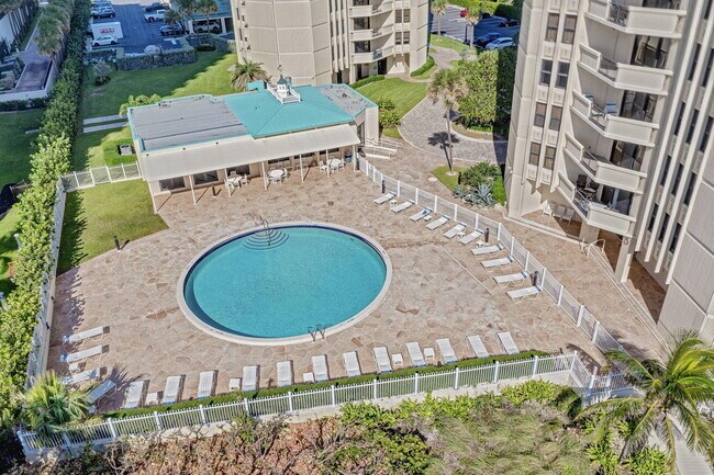 Building Photo - 2800 N Ocean Dr