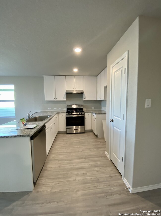 Building Photo - 2852 Rosefinch-