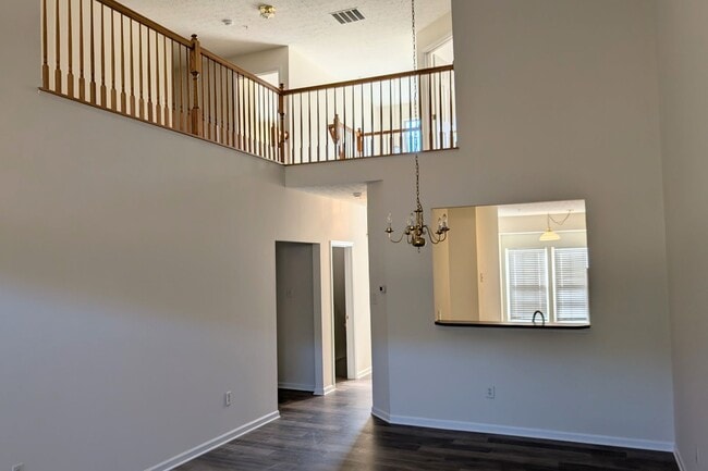 Building Photo - THE VILLAS AT HOLLYWOODS