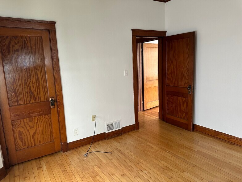Bedroom 1.2 - 524 W Shore Dr