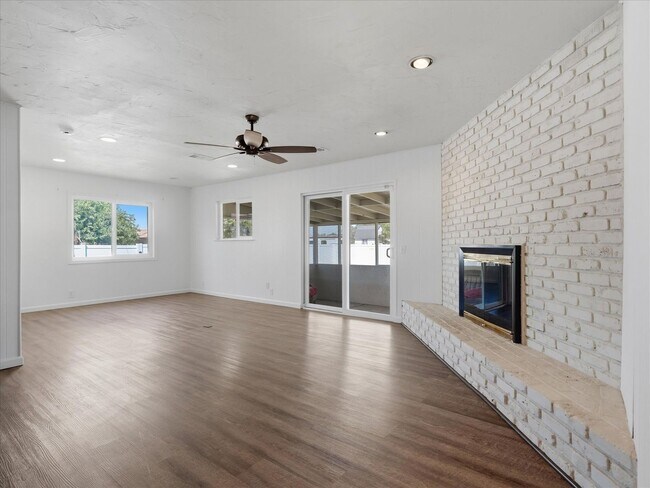 Building Photo - 4 Bedroom Home for Rent in Sanger | Sierra Views | 2,140± Sq. Ft. | Lawn Care Included