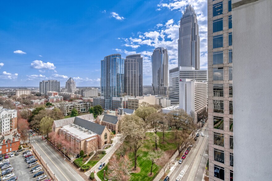 Building Photo - 333 W Trade St