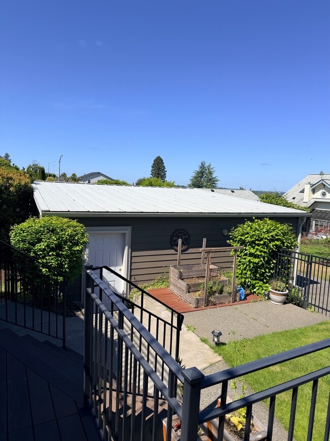 Building Photo - 1607 Nisqually St