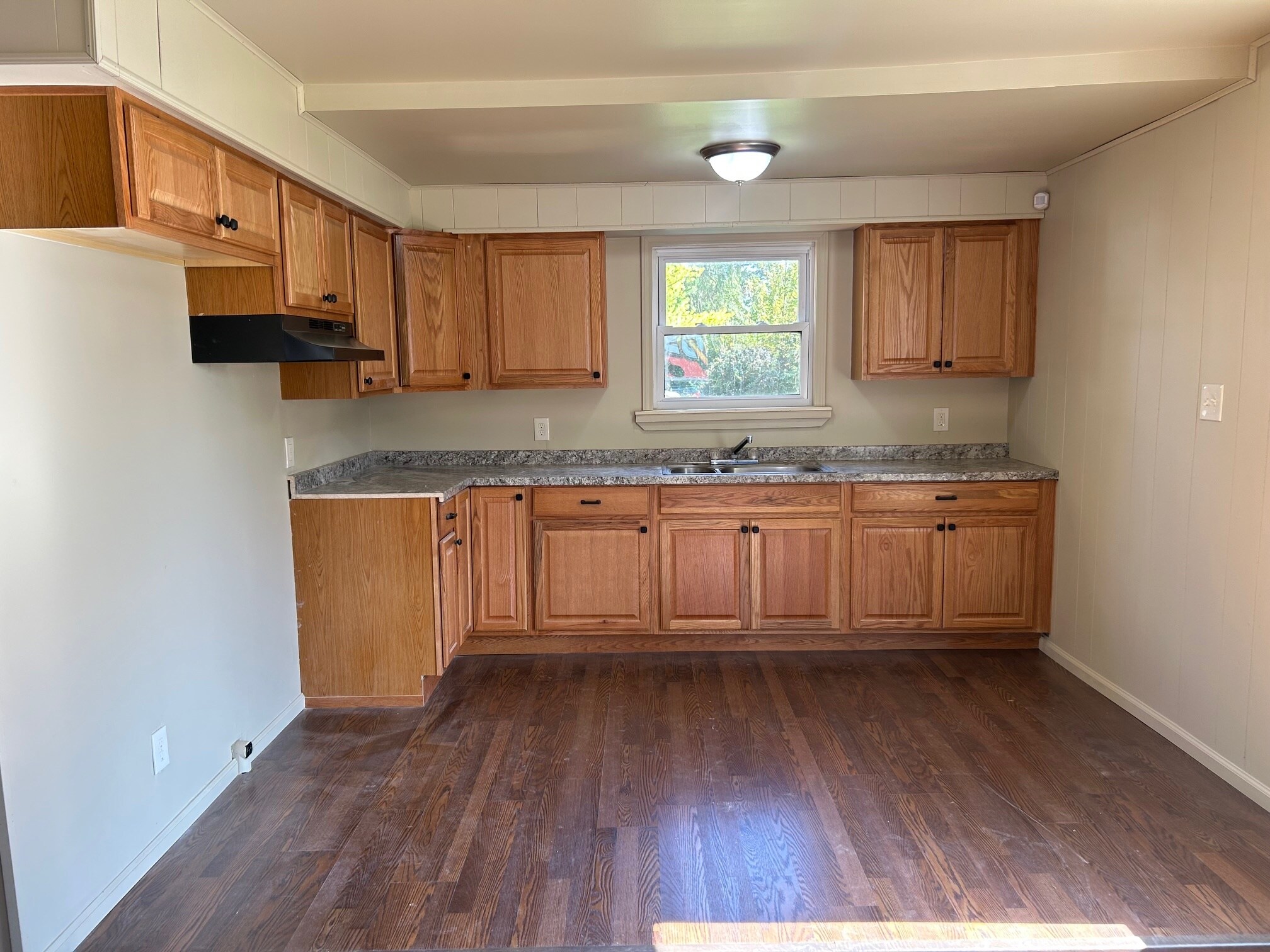 Building Photo - 2138 N Center Rd