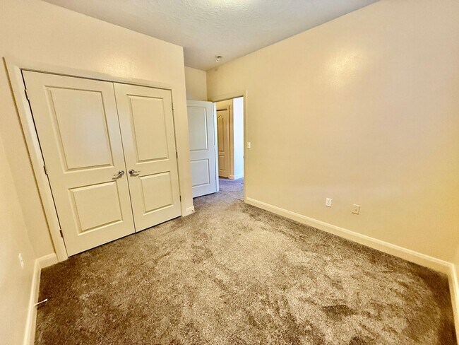 Building Photo - La Venita Condo #B3