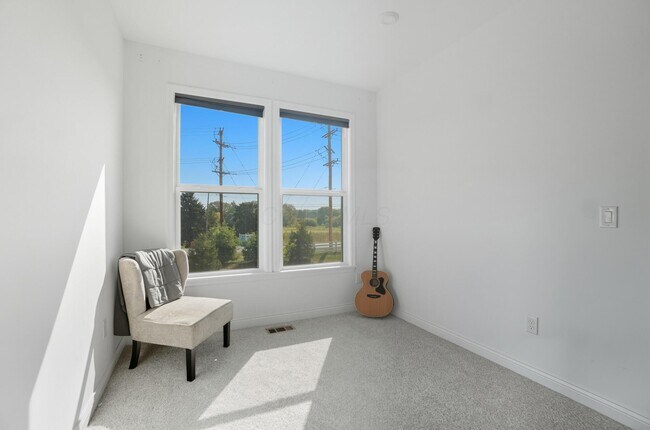 Building Photo - 6060 Lavender