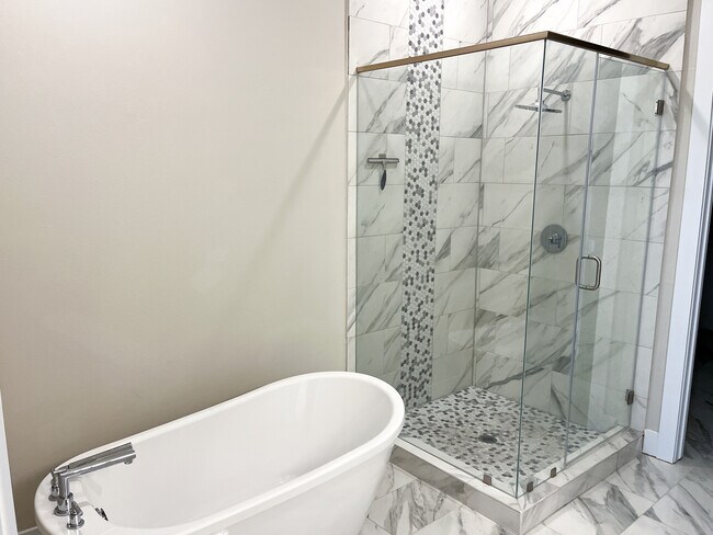 Building Photo - 2643 Fountain Key Blvd