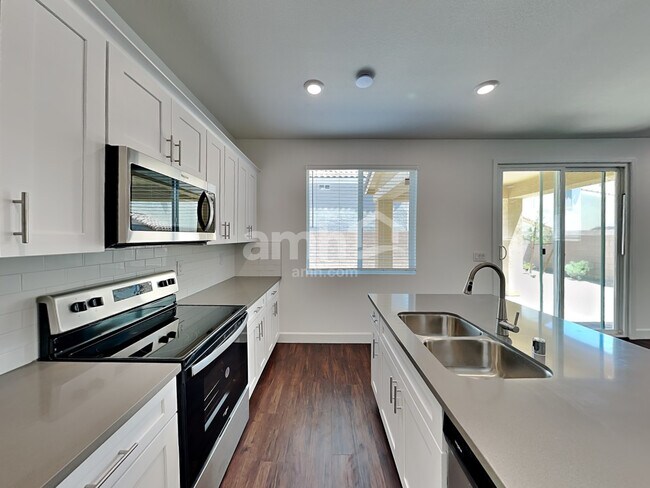 Building Photo - 4816 Blushing Star St