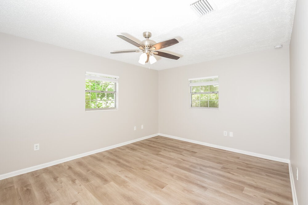 Building Photo - 923 N Grove St