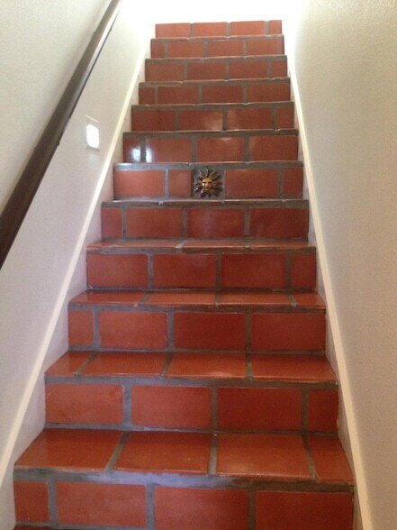 Building Photo - 7 Metate Dr