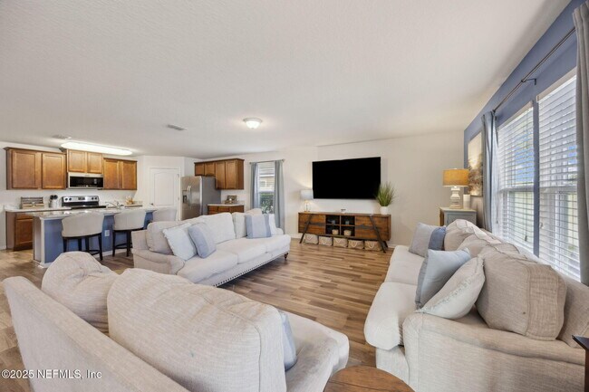Building Photo - 3356 Canyon Falls Dr