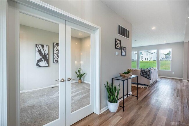 Building Photo - Beautiful home, less than 5 years old!