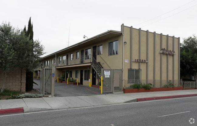 Primary Photo - 15560 Orange Avenue