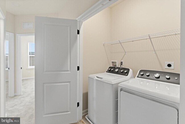 Building Photo - 4 Barton Ave