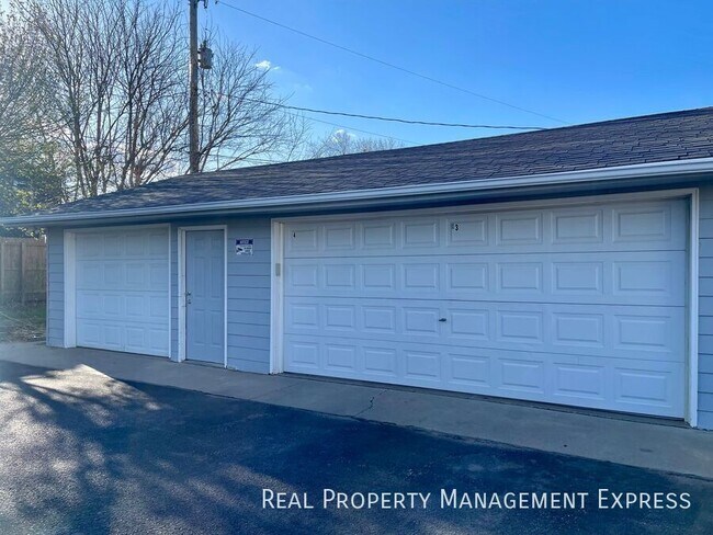 Building Photo - 3709 S Cathy Ave