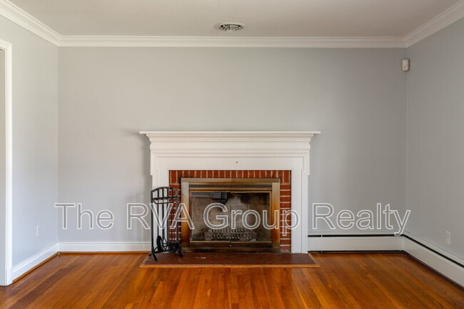 Building Photo - 1207 Whitby Rd