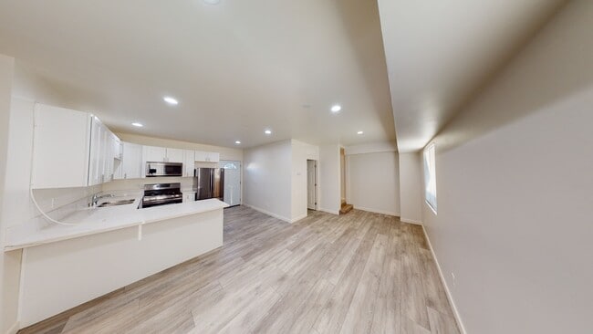 Building Photo - 5167 Remington Rd