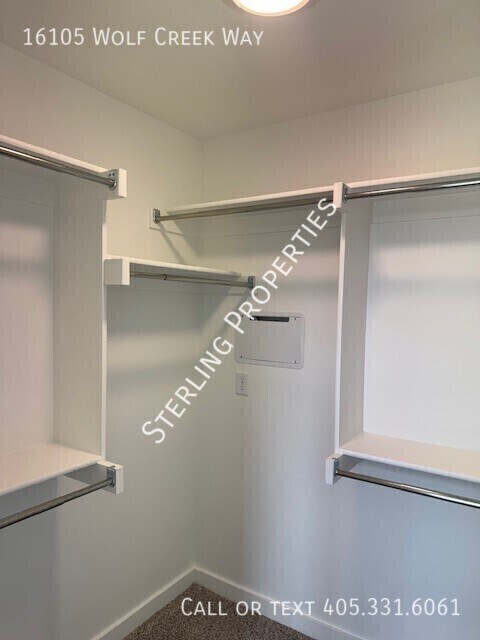 Building Photo - 16105 Wolf Creek Way