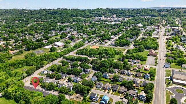 Building Photo - 437 Carver Ln