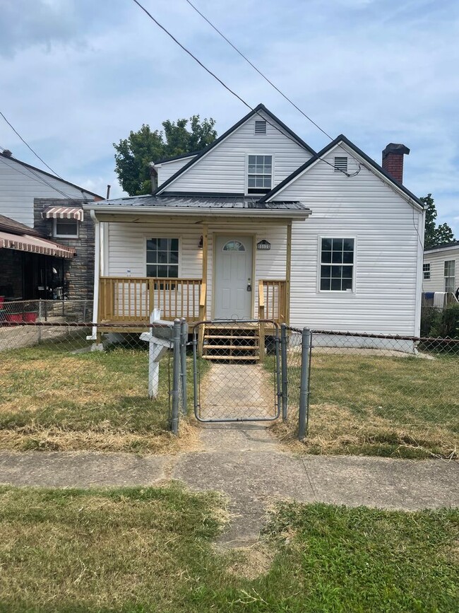 Building Photo - Four Bedroom Two Bath Home In Dunbar